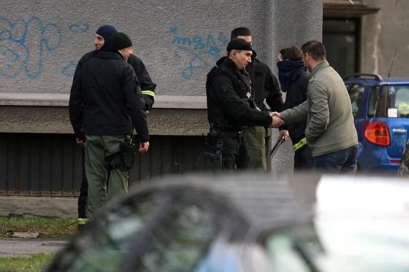 Ubio se čovjek koji je usmrtio dvije osobe u kafiću u Osijeku Ubio se čovjek koji je usmrtio dvije osobe u kafiću u Osijeku