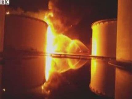 Tripoli: Požar u najvećem skladištu goriva van kontrole Tripoli: Požar u najvećem skladištu goriva van kontrole