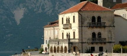 Promocija romana "Boja duboke vode" u Perastu Promocija romana "Boja duboke vode" u Perastu