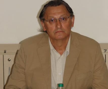 PEROVIĆ: Promijeniti odluku o otvaranju konzulata u Sremskim Karlovcima PEROVIĆ: Promijeniti odluku o otvaranju konzulata u Sremskim Karlovcima