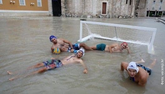 Vaterpolo u centru Zadra Vaterpolo u centru Zadra