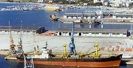 (VIDEO) Brod sa 18.000 tona glinice za KAP uplovio u Luku Bar (VIDEO) Brod sa 18.000 tona glinice za KAP uplovio u Luku Bar