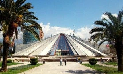 Radovi pet crnogorskih na izložbi „Koegzistencija - za novi jadranski koine” u Tirani Radovi pet crnogorskih na izložbi „Koegzistencija - za novi jadranski koine” u Tirani