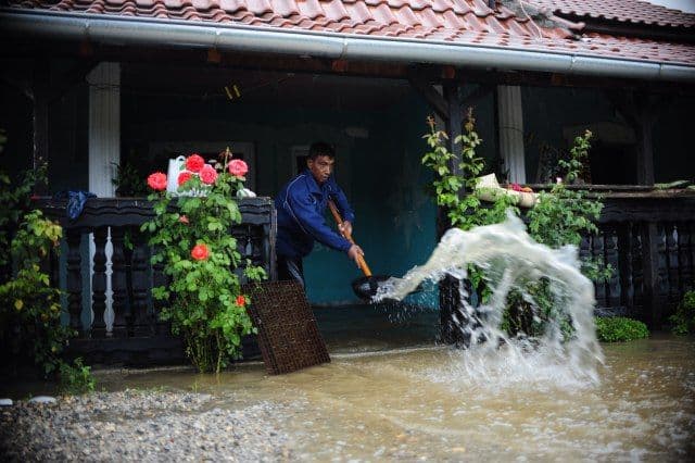 Srbija: Vanredna situacija u pet opština Srbija: Vanredna situacija u pet opština