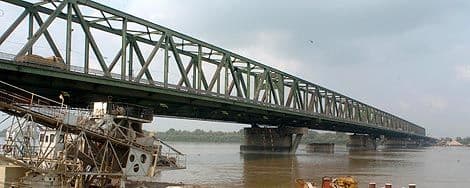 Brod odvalio dio konstrukcije Pančevačkog mosta Brod odvalio dio konstrukcije Pančevačkog mosta