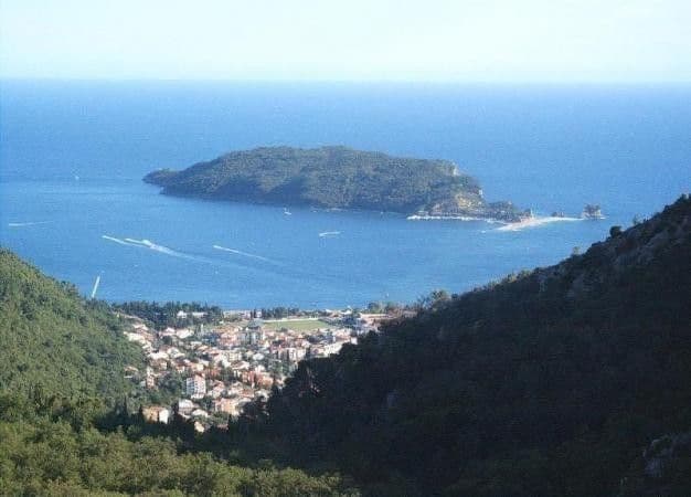 Budva: Novosađani spašeni sa litice Budva: Novosađani spašeni sa litice