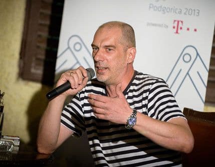 Balša Brković u atrijumu Ljetnjikovca Buća Balša Brković u atrijumu Ljetnjikovca Buća