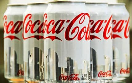 U limenci Koka Kole ima šest kockica šećera U limenci Koka Kole ima šest kockica šećera