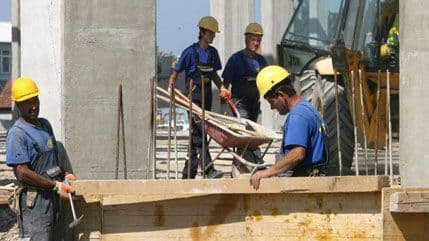 INSPEKCIJA: Rješenje o rušenju 112 objekata, podnijeto 58 krivičnih prijava zbog nelegalne gradnje INSPEKCIJA: Rješenje o rušenju 112 objekata, podnijeto 58 krivičnih prijava zbog nelegalne gradnje