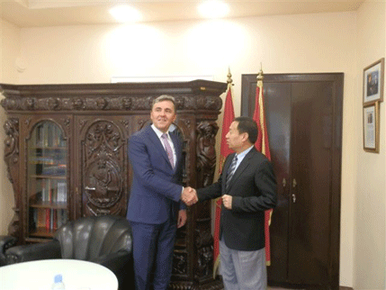 Žugić sa ambasadorom Kine: Nadamo se brzom zaključivanju Ugovora o kreditiranju izgradnje auto-puta Žugić sa ambasadorom Kine: Nadamo se brzom zaključivanju Ugovora o kreditiranju izgradnje auto-puta