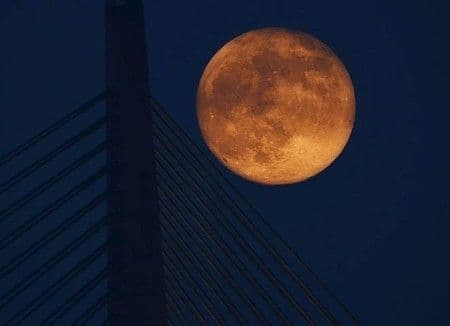 Večeras supermjesec: Sve što treba da znate Večeras supermjesec: Sve što treba da znate