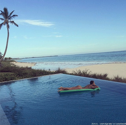 Slika iz raja: Irina na odmoru Slika iz raja: Irina na odmoru