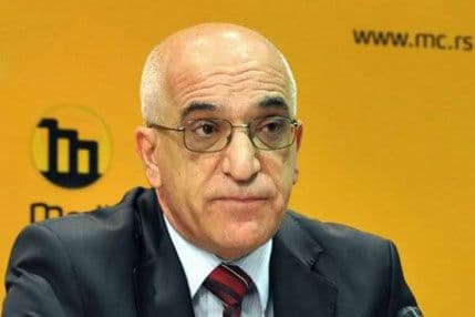 Predsjednik Bošnjačkog nacionalnog vijeća uklonio "vić" iz prezimena Predsjednik Bošnjačkog nacionalnog vijeća uklonio "vić" iz prezimena