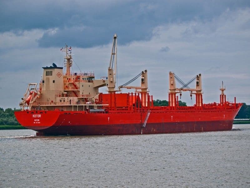 Prepolovljena dobit Crnogorske plovidbe Prepolovljena dobit Crnogorske plovidbe