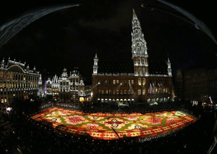 FOTO: Tepih od cvijeća na glavnom briselskom trgu FOTO: Tepih od cvijeća na glavnom briselskom trgu