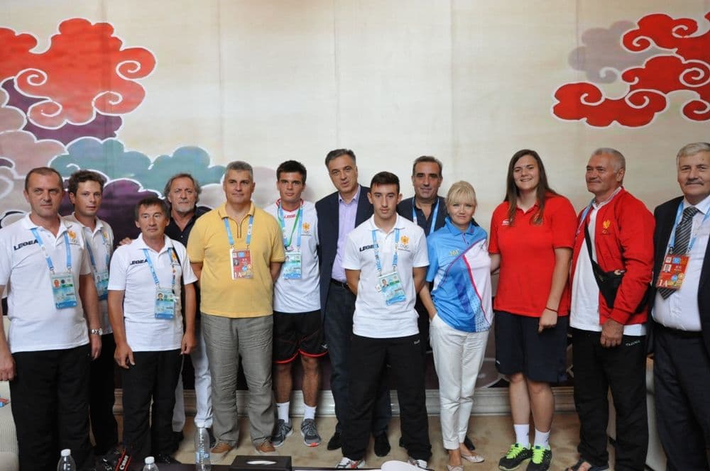 VIDEO: Vujanović posjetio olimpijsko selo VIDEO: Vujanović posjetio olimpijsko selo