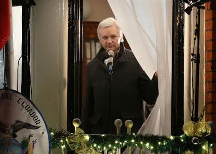 Asanž izlazi iz ambasade kad dobije garancije da neće biti izručen Asanž izlazi iz ambasade kad dobije garancije da neće biti izručen