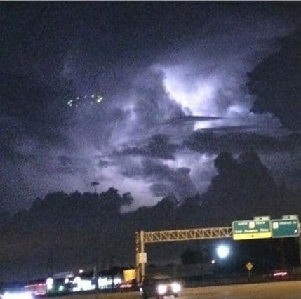 FOTO: NLO kružio iznad Hjustona FOTO: NLO kružio iznad Hjustona