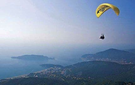 Dvije osobe povrijeđene u udesu paraglajdera Dvije osobe povrijeđene u udesu paraglajdera