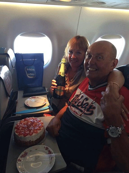 Montenegro Airlines iznenadio bračni par Glover Montenegro Airlines iznenadio bračni par Glover