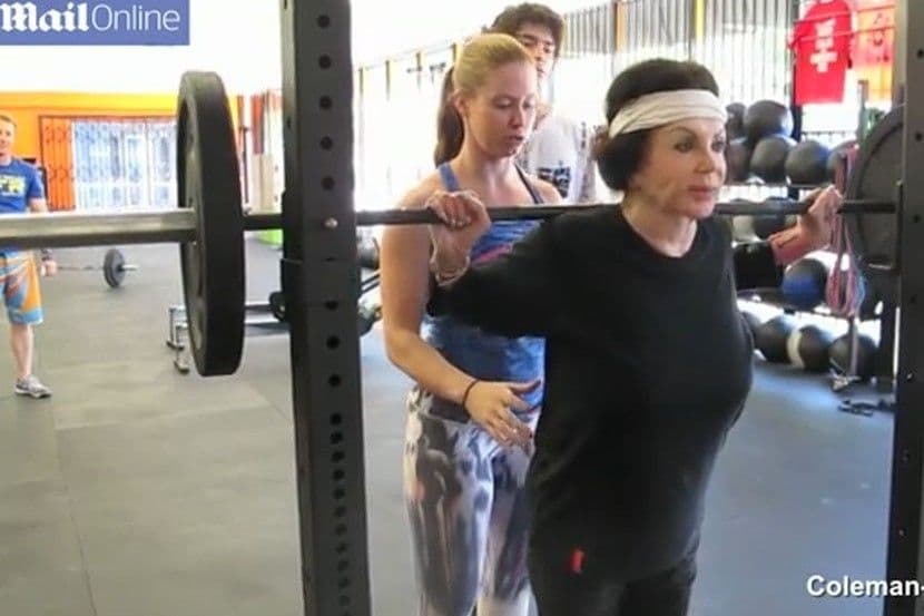 VIDEO: Staloneova majka (92) vježba kao tinejdžerka! VIDEO: Staloneova majka (92) vježba kao tinejdžerka!