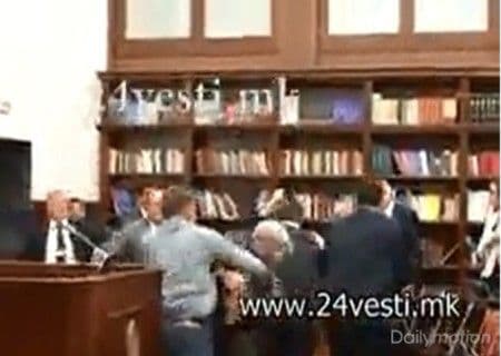 Tuča u makedonskoj skupštini Tuča u makedonskoj skupštini