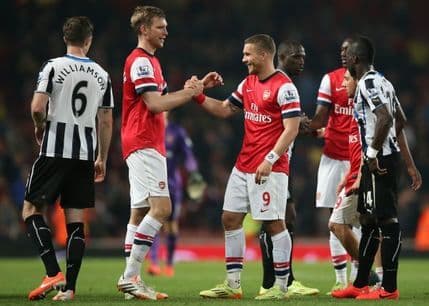 Podolski ostaje u Arsenalu Podolski ostaje u Arsenalu