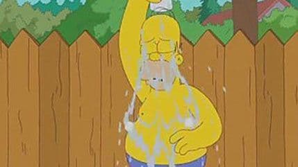 Ušlo u crtaće: Pogledajte kako se polio Homer Simpson Ušlo u crtaće: Pogledajte kako se polio Homer Simpson