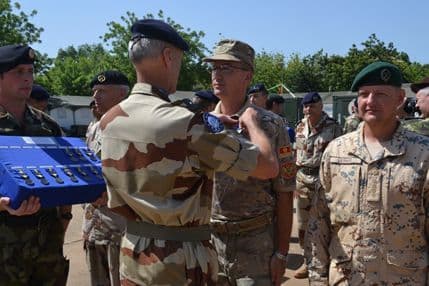 Crnogorski oficir u Maliju nagrađen medaljom EU Crnogorski oficir u Maliju nagrađen medaljom EU