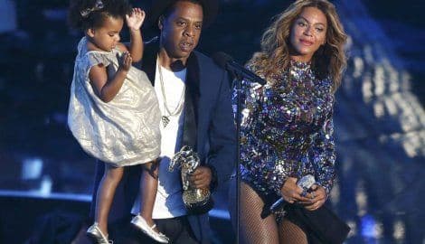 Producent otpušten zbog šale na račun frizure ćerke Bijonse i Džej Zija Producent otpušten zbog šale na račun frizure ćerke Bijonse i Džej Zija