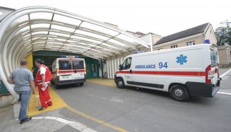 ZEMUN: Jedna osoba poginula, tri povrijeđene u sudaru bagera i auta ZEMUN: Jedna osoba poginula, tri povrijeđene u sudaru bagera i auta