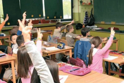 Sjutra početak nove školske godine: U klupama više od 100.000 učenika Sjutra početak nove školske godine: U klupama više od 100.000 učenika