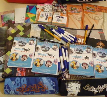 Donirali školski pribor barskim srednjoškolcima Donirali školski pribor barskim srednjoškolcima