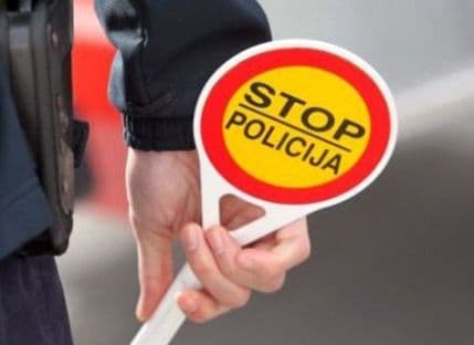 Obustavljen saobraćaj na putu Podgorica-Kolašin Obustavljen saobraćaj na putu Podgorica-Kolašin