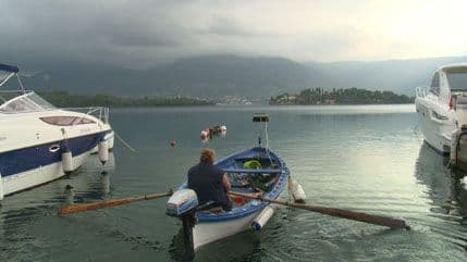 "Plava gajeta i sivi beton" Vladimira Perovića "Plava gajeta i sivi beton" Vladimira Perovića