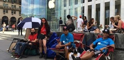 Iako iPhone 6 izlazi tek za pet dana, najuporniji već kampuju Iako iPhone 6 izlazi tek za pet dana, najuporniji već kampuju