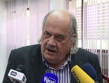 NIKLANOVIĆ: Izlivanje kanalizacije u park se toleriše godinama NIKLANOVIĆ: Izlivanje kanalizacije u park se toleriše godinama