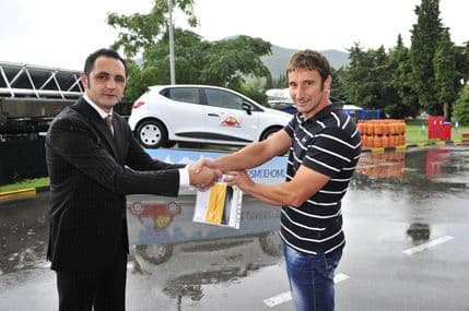 Vozi i osvoji: Obradu Rotkoviću ključevi "Renault Clia" Vozi i osvoji: Obradu Rotkoviću ključevi "Renault Clia"