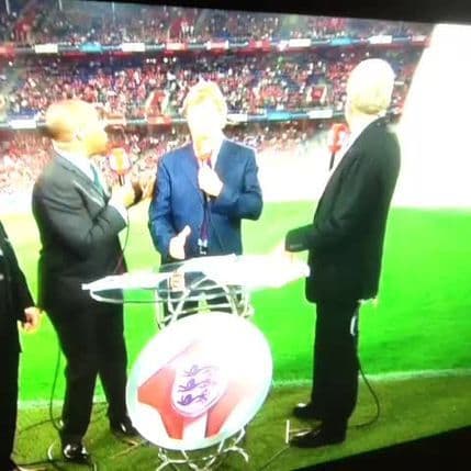 VIDEO: Kad reporteri izaberu pogrešno mjesto za najavu VIDEO: Kad reporteri izaberu pogrešno mjesto za najavu