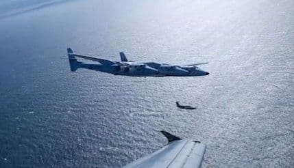 Uživali su letu, a onda im se pridružio neočekivani gost Uživali su letu, a onda im se pridružio neočekivani gost