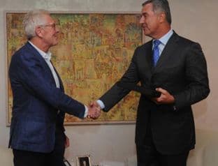 Đukanović-Belm: Meklaren grupa zainteresovana za organizovanje revijalne vožnje F1 u Crnoj Gori Đukanović-Belm: Meklaren grupa zainteresovana za organizovanje revijalne vožnje F1 u Crnoj Gori