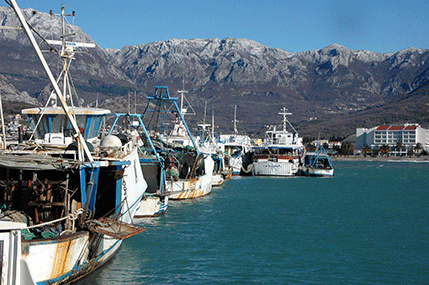 Bar: Ako ne zaustave dinamitaše, blokiraće marinu Bar: Ako ne zaustave dinamitaše, blokiraće marinu