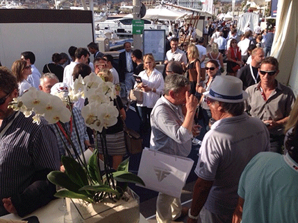 Porto na sajmu nautike u Kanu Porto na sajmu nautike u Kanu