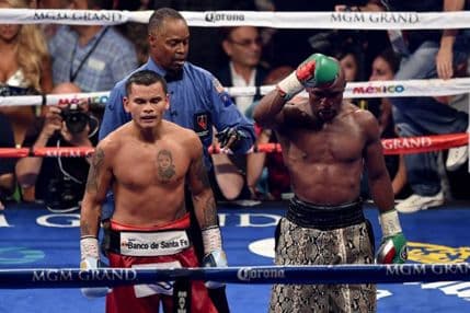 Mejveder odbranio titulu i osvojio 32 miliona dolara Mejveder odbranio titulu i osvojio 32 miliona dolara