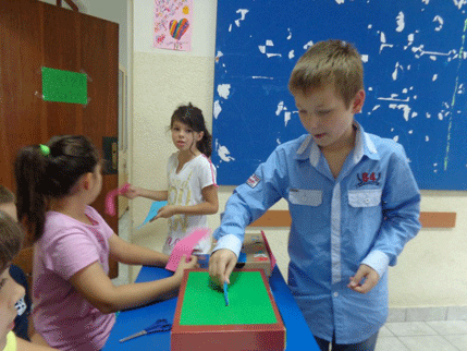 Učenici OŠ "Maksim Gorki" obilježili Dan demokratije (FOTO) Učenici OŠ "Maksim Gorki" obilježili Dan demokratije (FOTO)