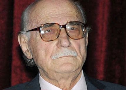 Sreten Perović na Svjetskom festivalu poezije u Rumuniji Sreten Perović na Svjetskom festivalu poezije u Rumuniji