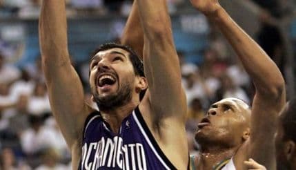 Sakramento povlači Stojakovićev dres Sakramento povlači Stojakovićev dres