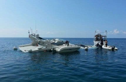 Luksuzna jahta nasukana kod ostrva Sveti Nikola Luksuzna jahta nasukana kod ostrva Sveti Nikola