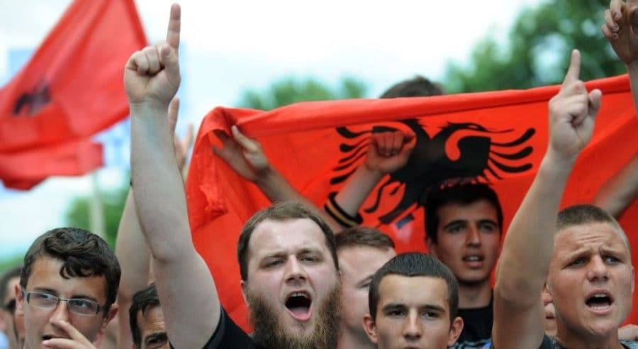 Albanci proglasili republiku u Makedoniji Albanci proglasili republiku u Makedoniji