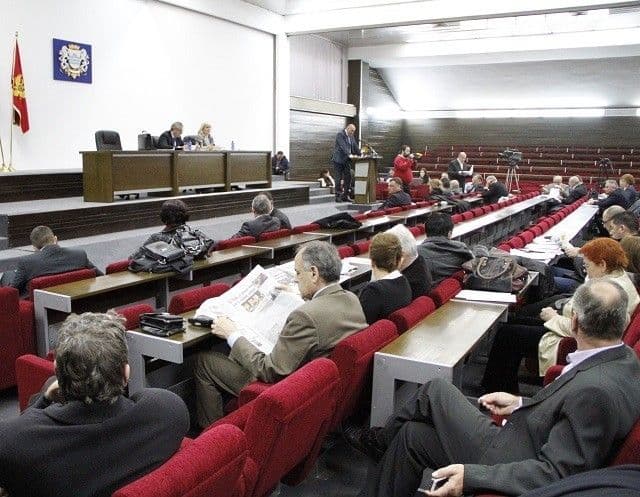 SNP dolazi na sjednicu Skupštine SNP dolazi na sjednicu Skupštine